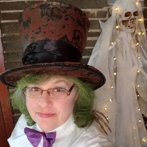 Meet your Posher, Amy